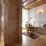 Hotel Cortina 4*