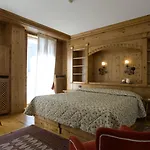 Cortina Hotel