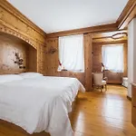 Cortina Hotel 4*