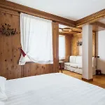 Cortina 4*