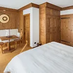 Hotel Cortina 4*