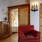 Cortina Hotel