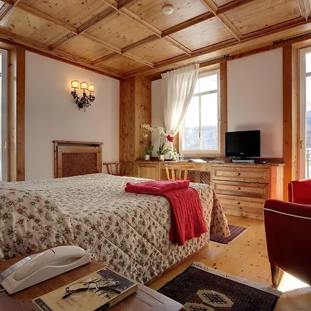 Hotel Cortina 4*
