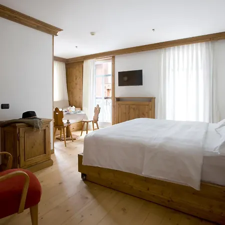 Cortina 4* Κορτίνα Ντ' Αμπέτσο