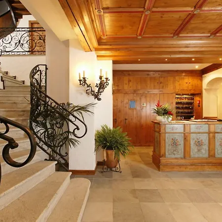 Cortina Ξενοδοχείο 4*