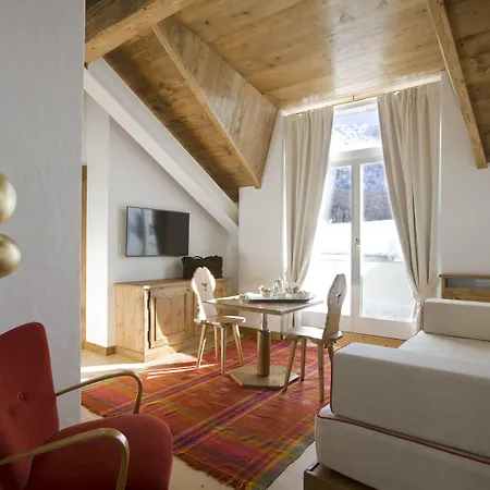 Cortina Hotel
