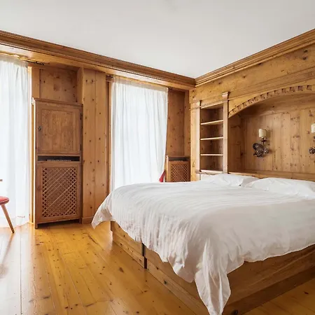 Cortina 4*