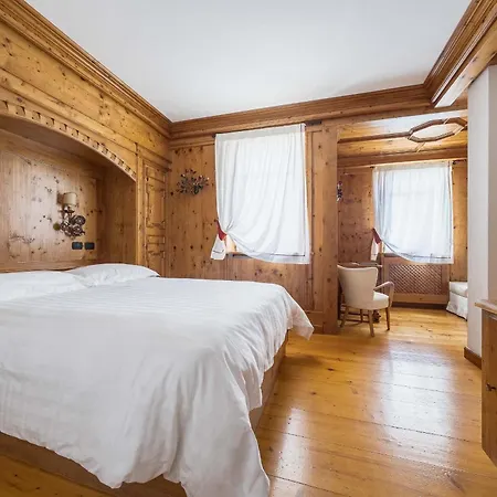 Cortina Hotel 4*
