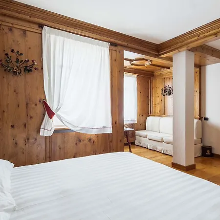 Cortina 4*