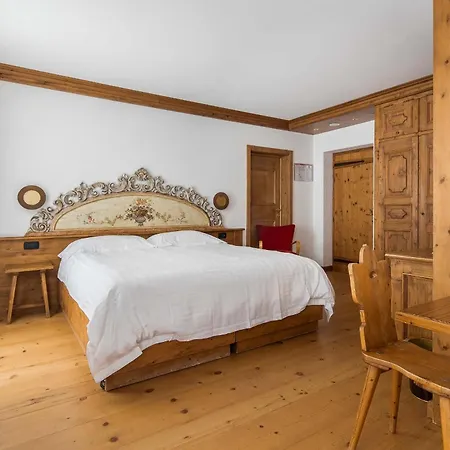 Cortina 4*