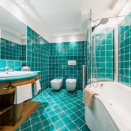 Cortina Hotel