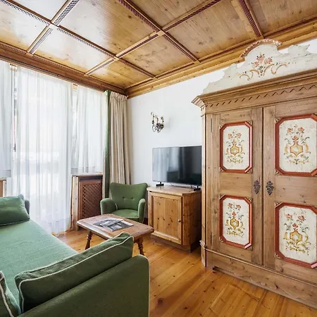 Cortina Hotel 4*