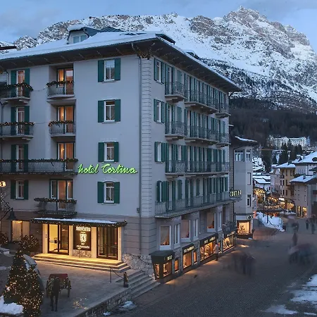 Hotel Cortina 4*