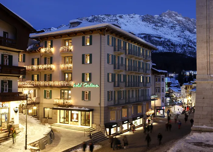 Hotel Cortina 4*