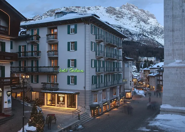 Hotel Cortina 4*