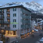 Szálloda Cortina 4*