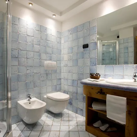 Cortina Hotel
