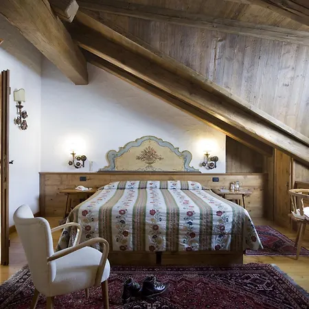 Cortina Hotel