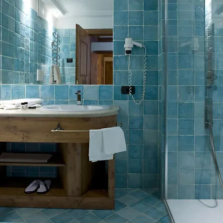 Cortina Hotel