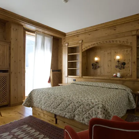 Cortina Hotel