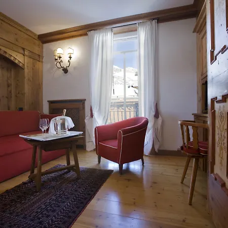 Cortina Szálloda