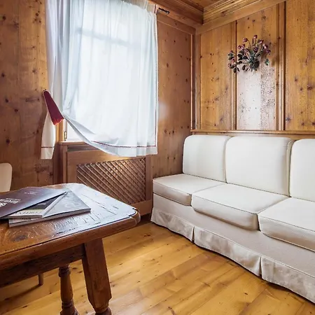 Hotel Cortina 4*