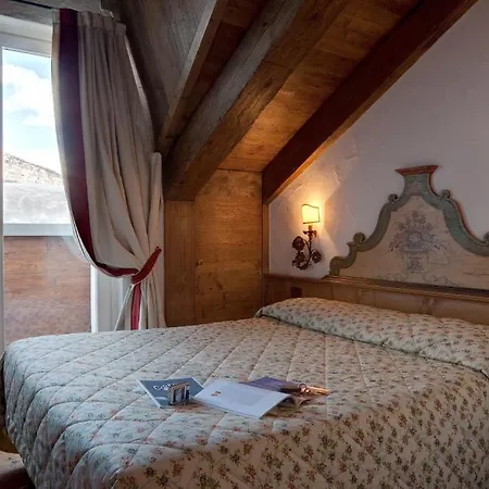 Cortina Hotel