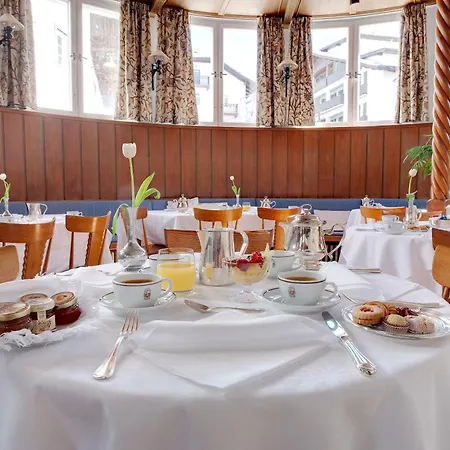 Cortina Hotel