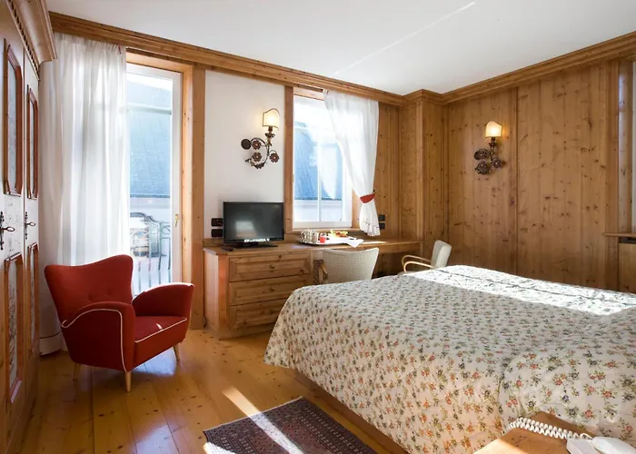 Cortina 4*