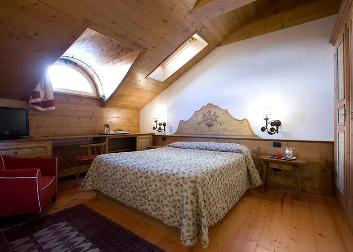 Hotel Cortina 4*