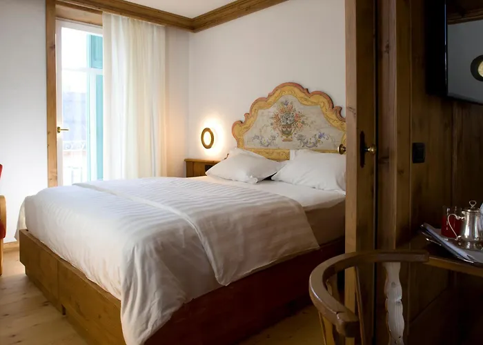 Hotel Cortina 4*