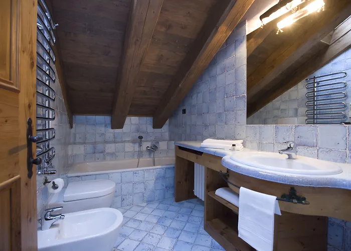 Hotel Cortina 4*
